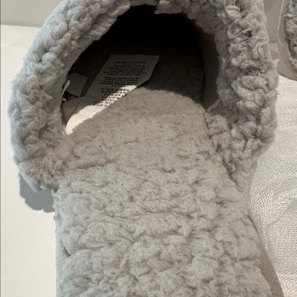 NWT Pottery Barn Teddy Bear Soft Bedroom Unisex Slippers - Size L - Picture 4 of 8
